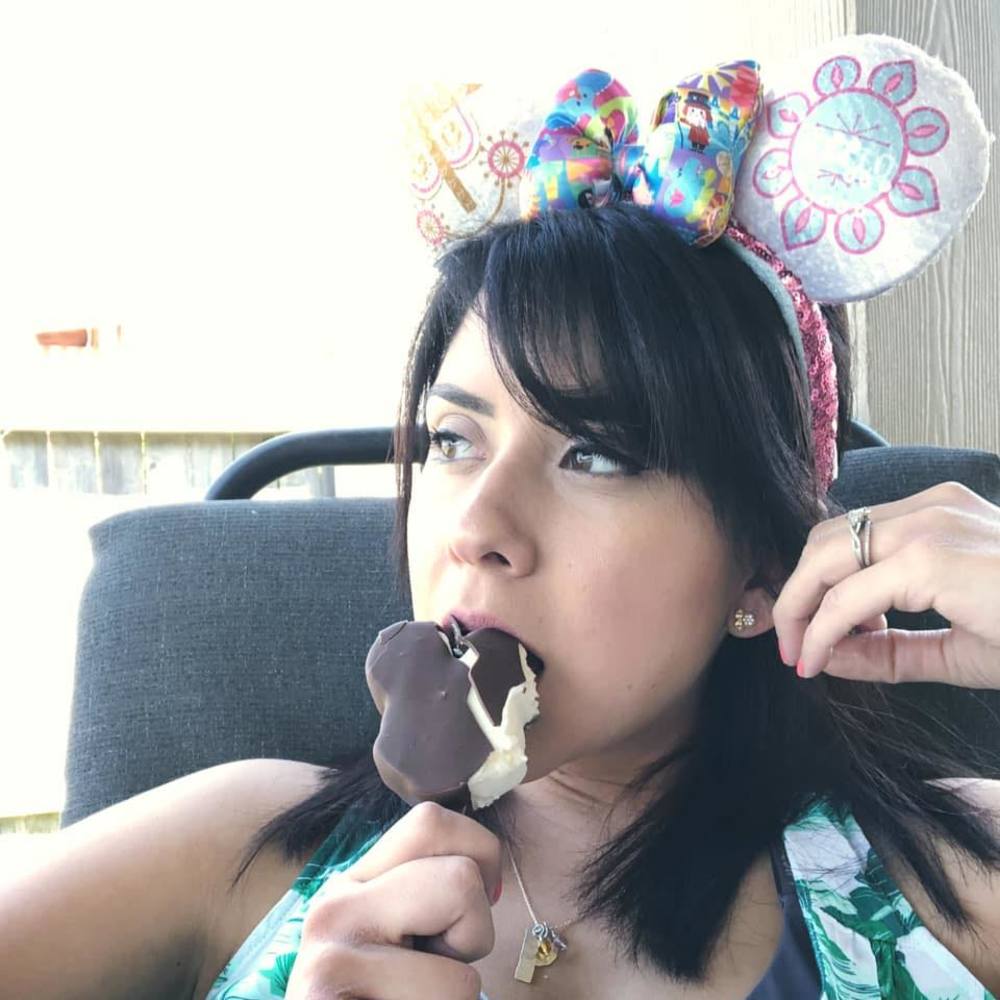 Meet your Posher, Hilary